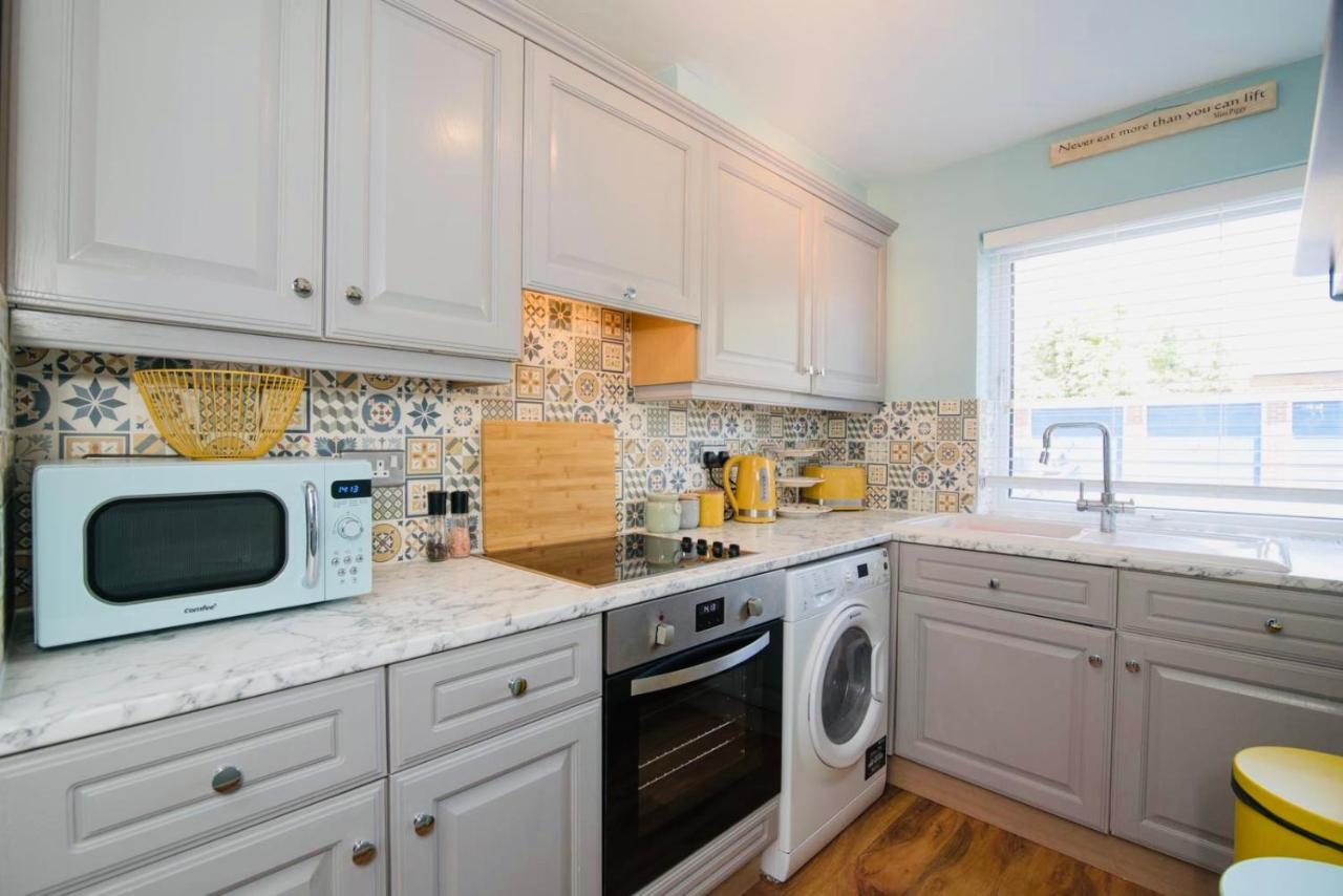 Aston Henry James Stunning One Bedroom Apartment In Royal ווינדזור מראה חיצוני תמונה